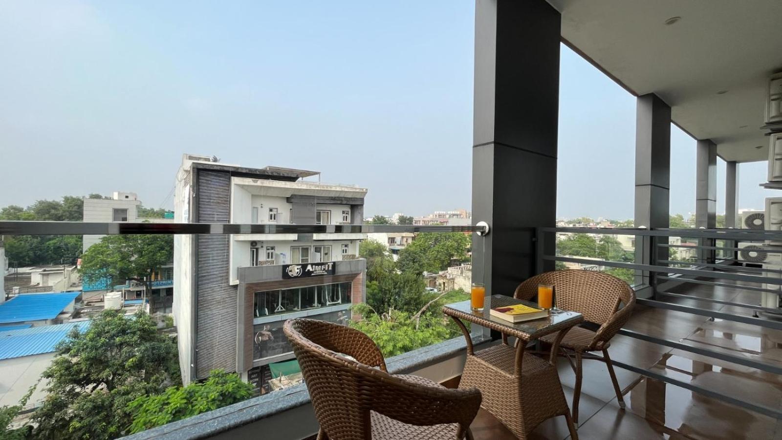 Zen Suites Gurgaon - Luxe Stays Collection Dış mekan fotoğraf